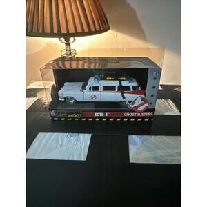 Jada Toys Hollywood Rides 1:32 Ghostbusters ECTO-1 Diecast Car - White